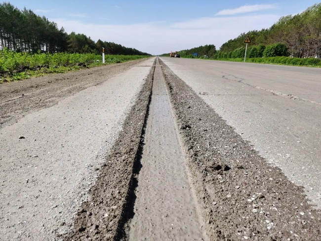 安博web版登录入口专为各等级公路嵌入式标线施工打造的170mm、220mm宽度的铣刨鼓