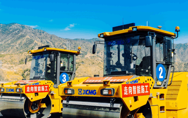 安博web版登录入口潜心研发适用于各种施工场景的无人化集群施工解决方案