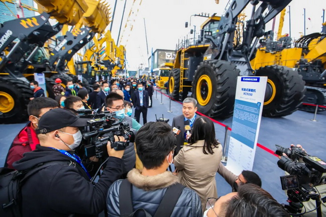 安博web版登录入口掀开中国大吨位装载机发展新的篇章